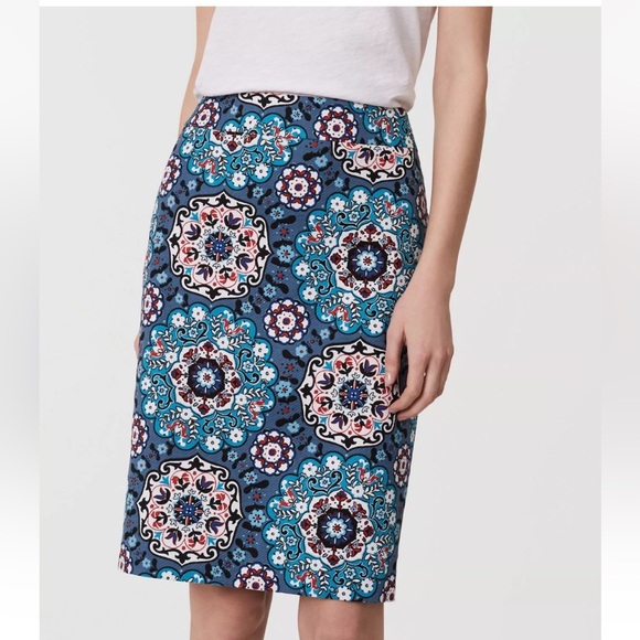 Ann Taylor Loft  Floral medallion Pencil Skirt Size 6Petite (NWOT) - Picture 2 of 11
